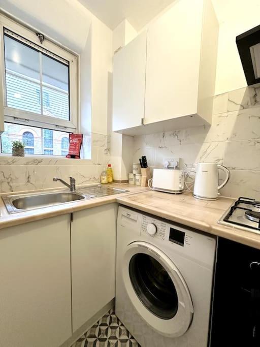 Quirky 3 Bedroom Flat In Shoreditch ลอนดอน ภายนอก รูปภาพ