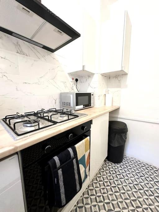 Quirky 3 Bedroom Flat In Shoreditch ลอนดอน ภายนอก รูปภาพ