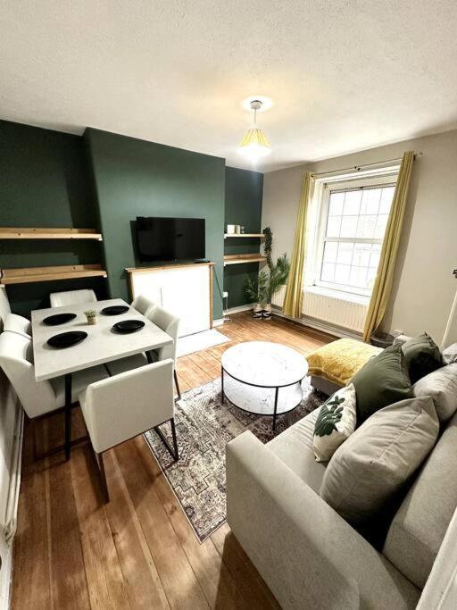 Quirky 3 Bedroom Flat In Shoreditch ลอนดอน ภายนอก รูปภาพ