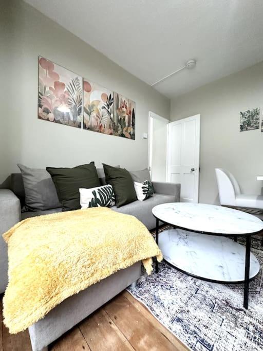 Quirky 3 Bedroom Flat In Shoreditch ลอนดอน ภายนอก รูปภาพ
